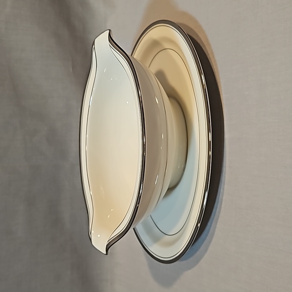 Noritake Champlain 7553 Gravy Boat w/Attached Underplate Ivory China new - Picture 4 of 9